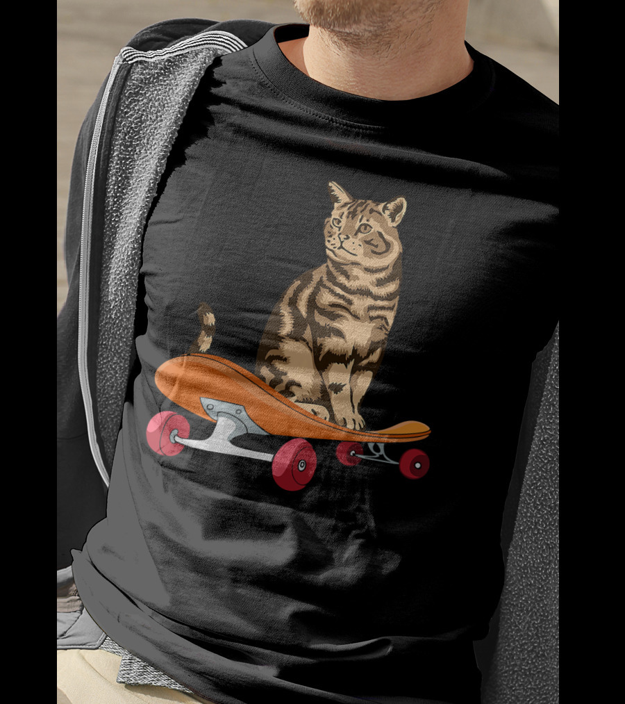 Funny Cat Skateboarding Animal Lover T-Shirt