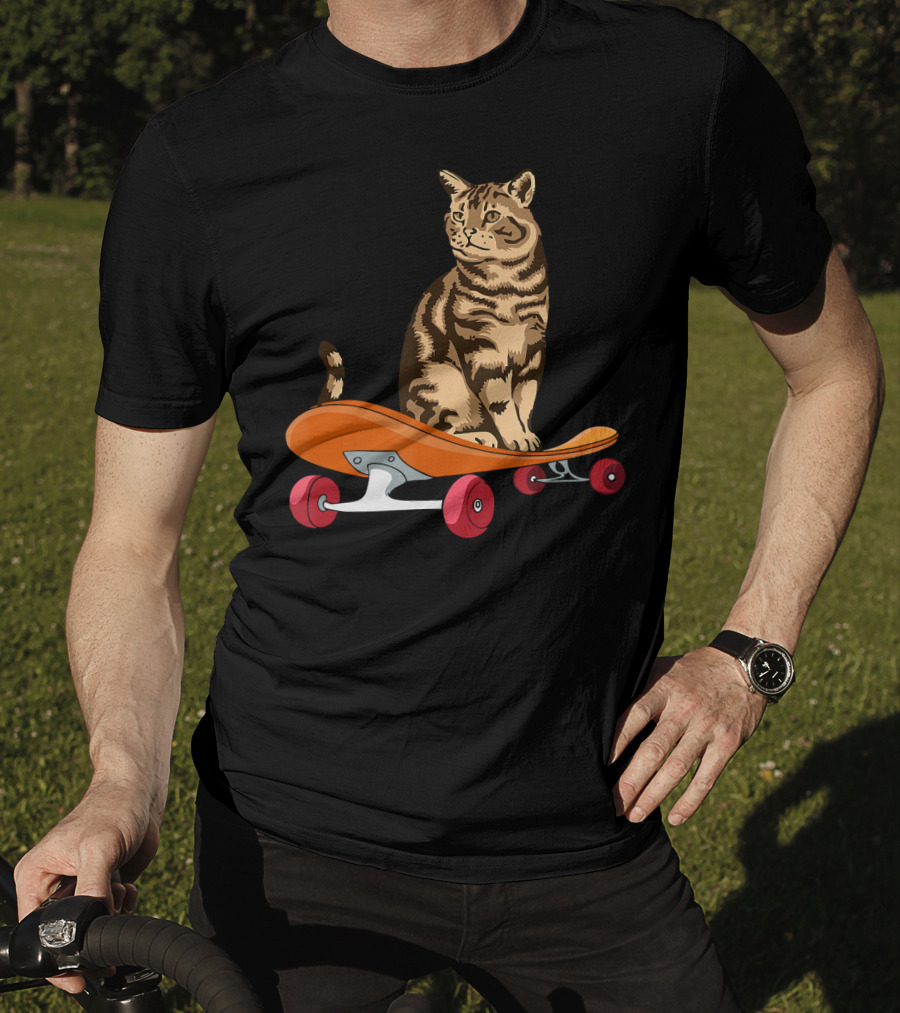 Funny Cat Skateboarding Animal Lover T-Shirt