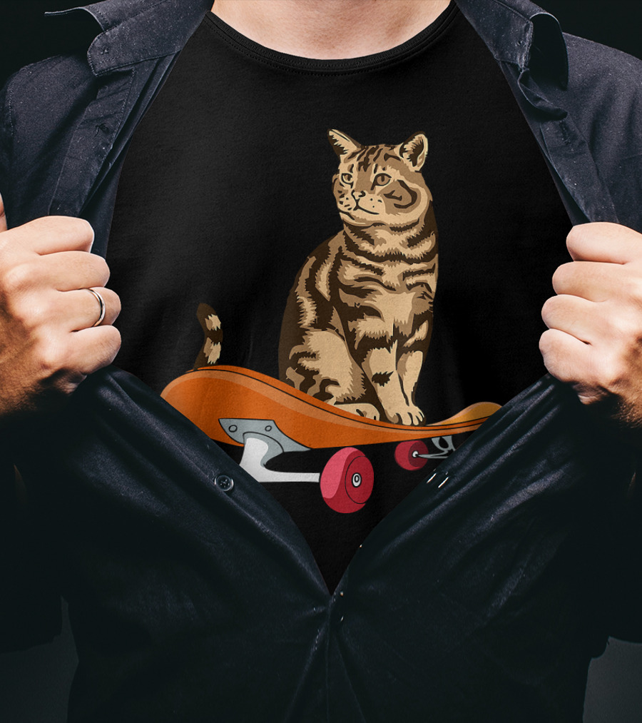 Funny Cat Skateboarding Animal Lover T-Shirt