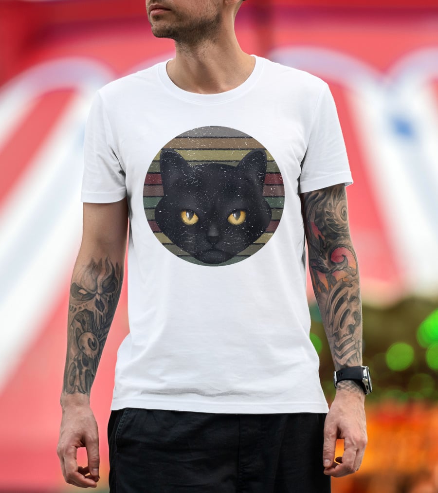 Realistic Cat Black Face on Retro Striped Circle T-Shirt