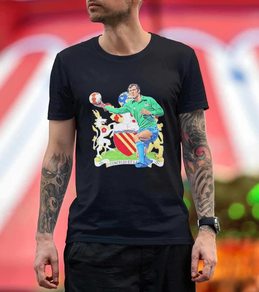 Joe Corrigan Manchester City Goalkeeper Concilio Et Labore Crest T-Shirt