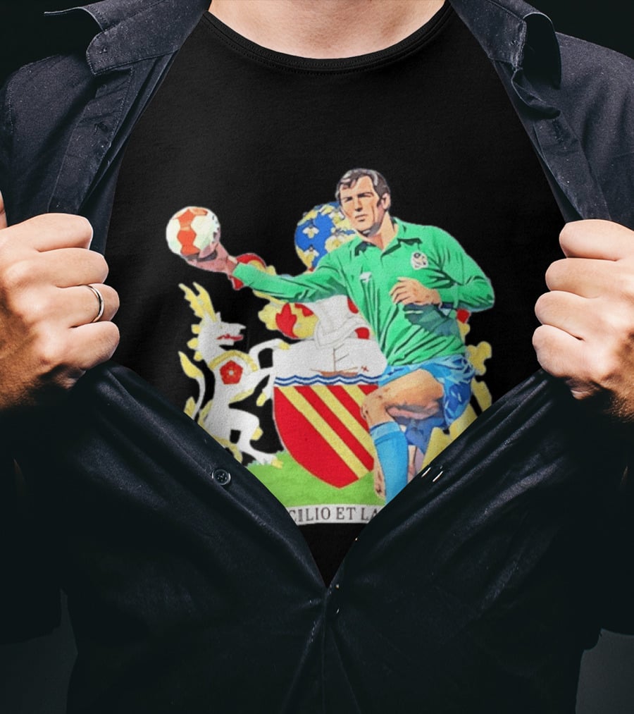 Joe Corrigan Manchester City Goalkeeper Concilio Et Labore Crest T-Shirt