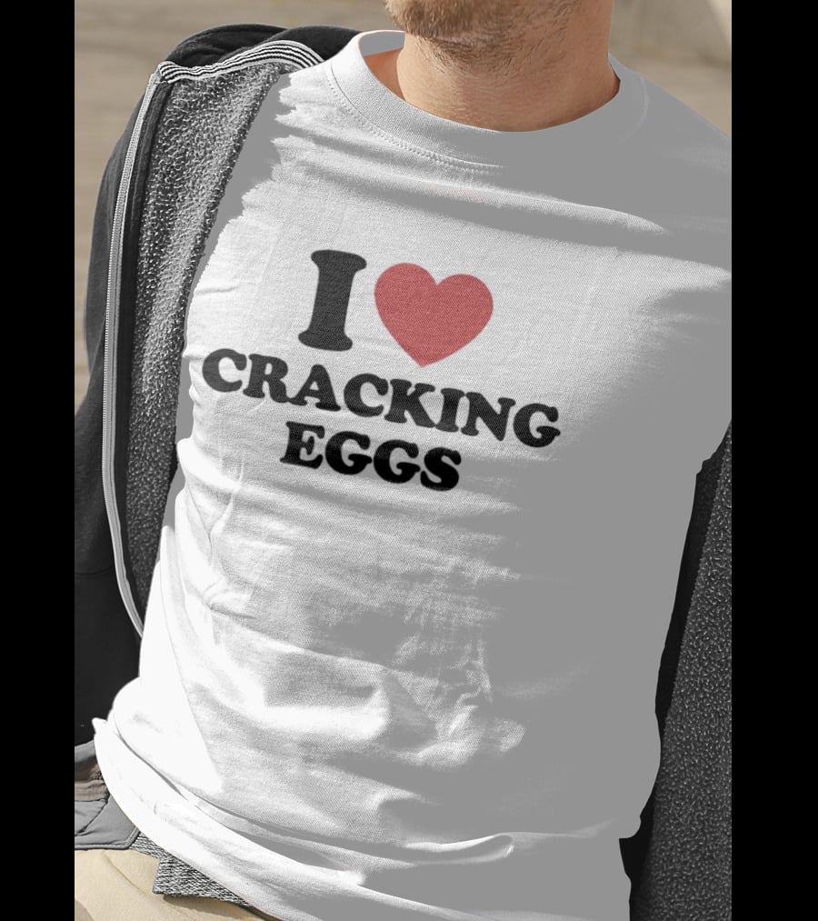 I Love Cracking Eggs Heart Symbol Fun Cooking Baking T-Shirt