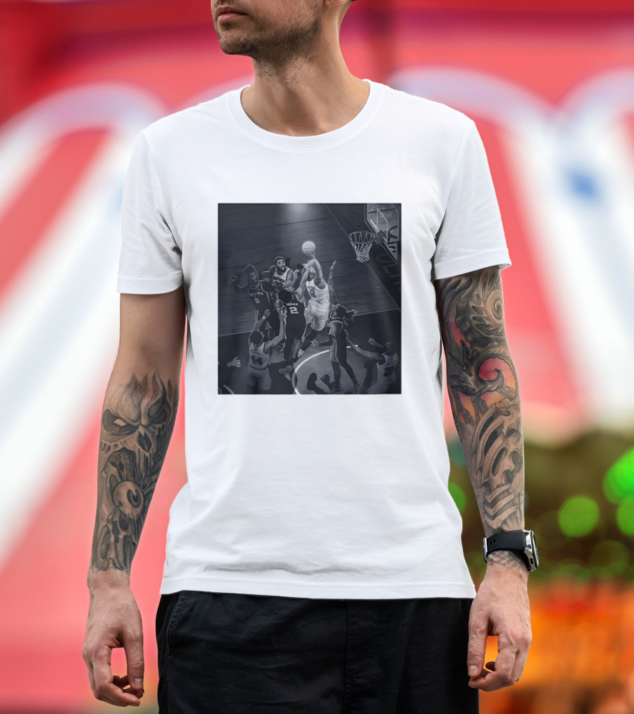 Jalen Brunson Karl Anthony Towns New York Knicks Vs San Antonio Spurs NBA Basketball Action T-Shirt