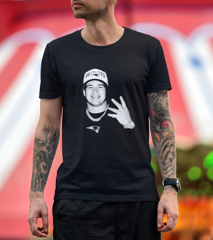 Drake Maye Patriots Cap Rings And Necklace T-Shirt