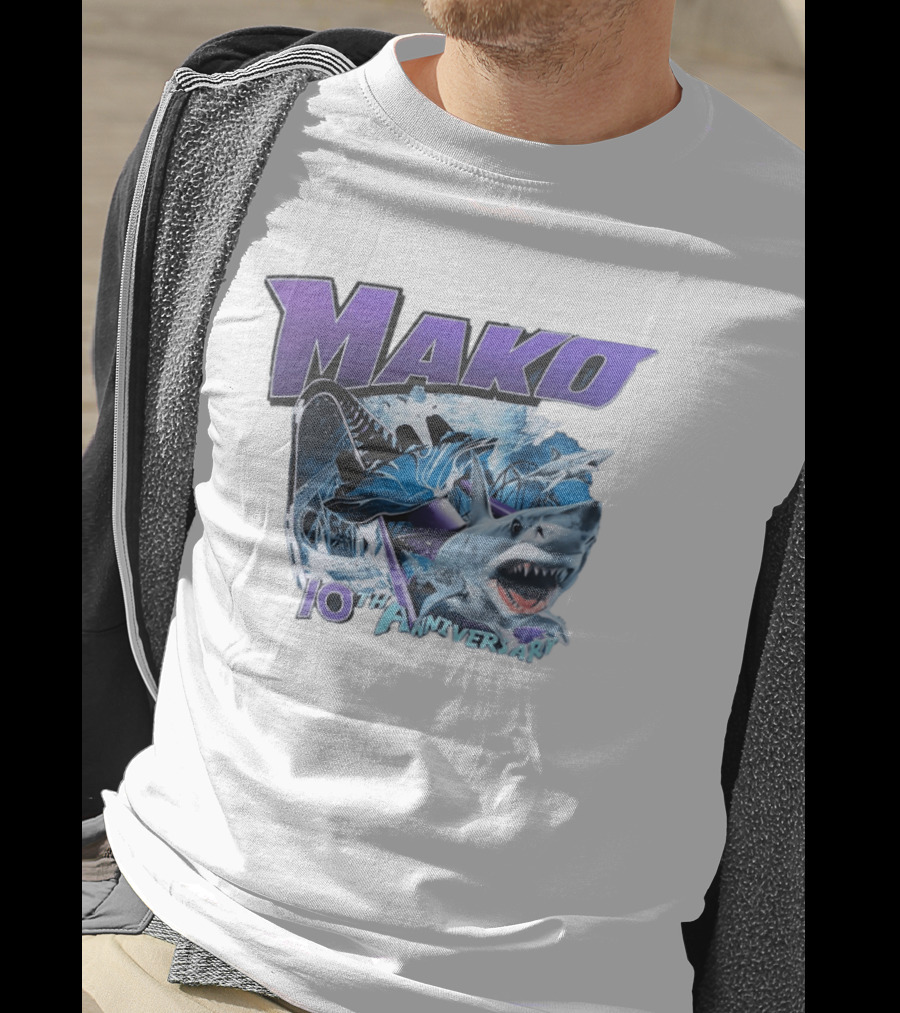 Mako 10th Anniversary SeaWorld Roller Shark Underwater Ocean Adventure T-Shirt