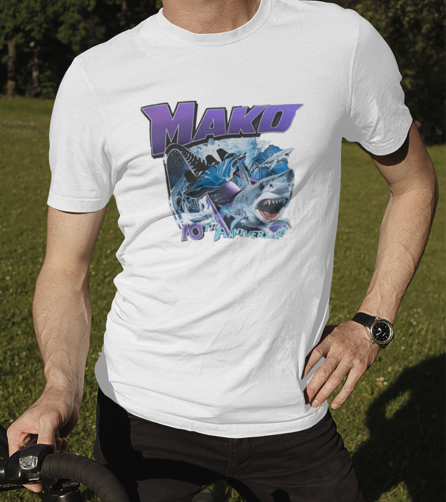 Mako 10th Anniversary SeaWorld Roller Shark Underwater Ocean Adventure T-Shirt