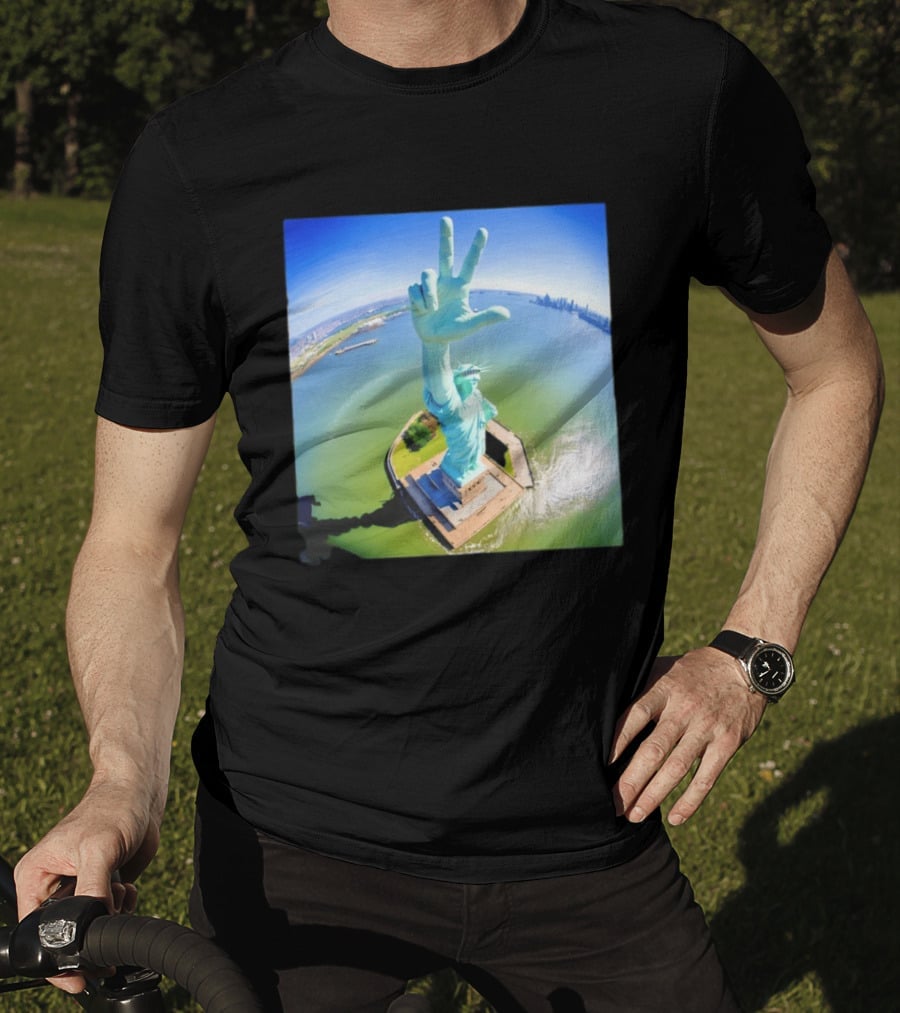 Jalen Brunson Statue Of Liberty Victory Gesture Photo T-Shirt