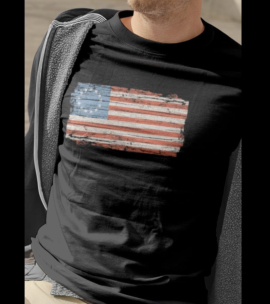 Distressed Vintage Betsy Ross Flag Thirteen Stars Retro Look T-Shirt