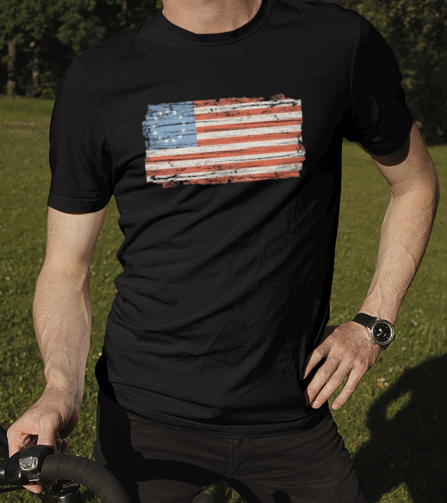 Distressed Vintage Betsy Ross Flag Thirteen Stars Retro Look T-Shirt