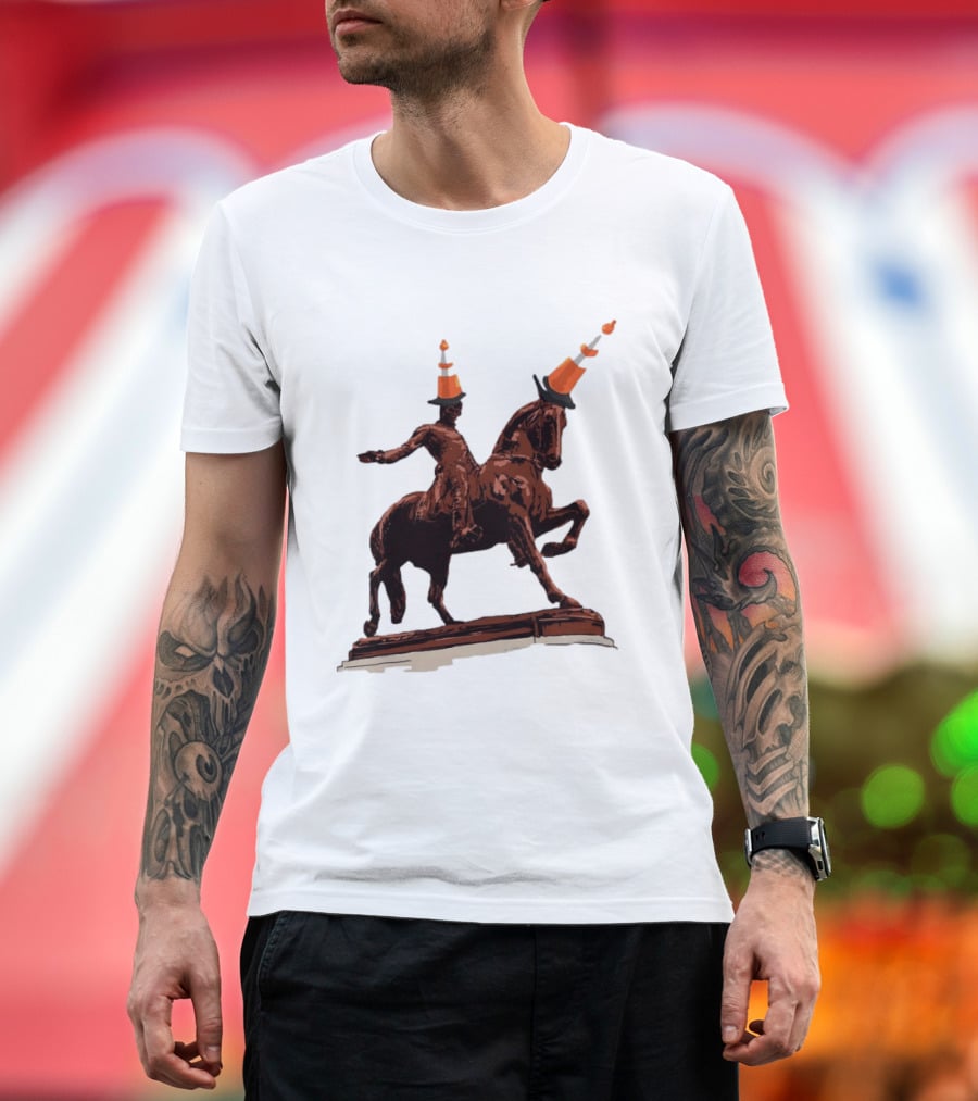 Duke Of Wellington Statue Cone Hat Glasgow Scottish T-Shirt