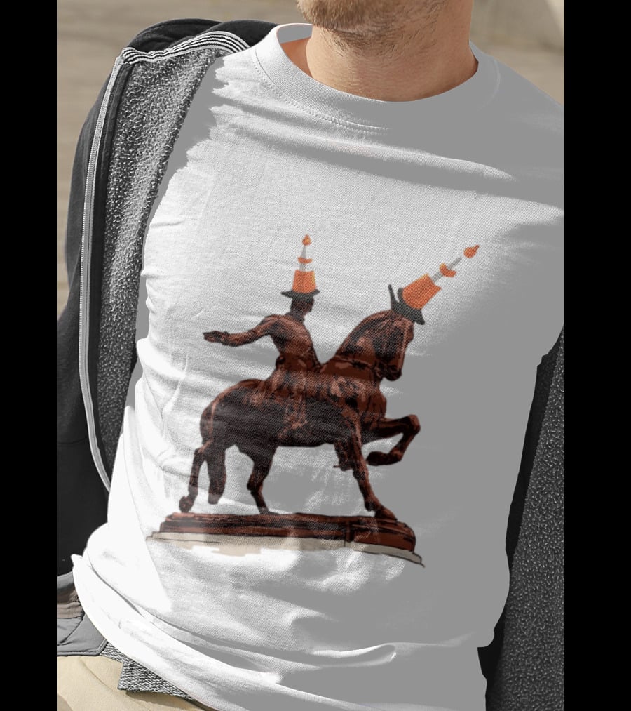 Duke Of Wellington Statue Cone Hat Glasgow Scottish T-Shirt
