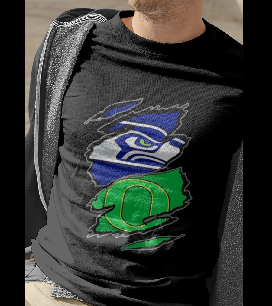 Seattle Seahawks Oregon Ducks Two Teams One Heart Scratch T-Shirt