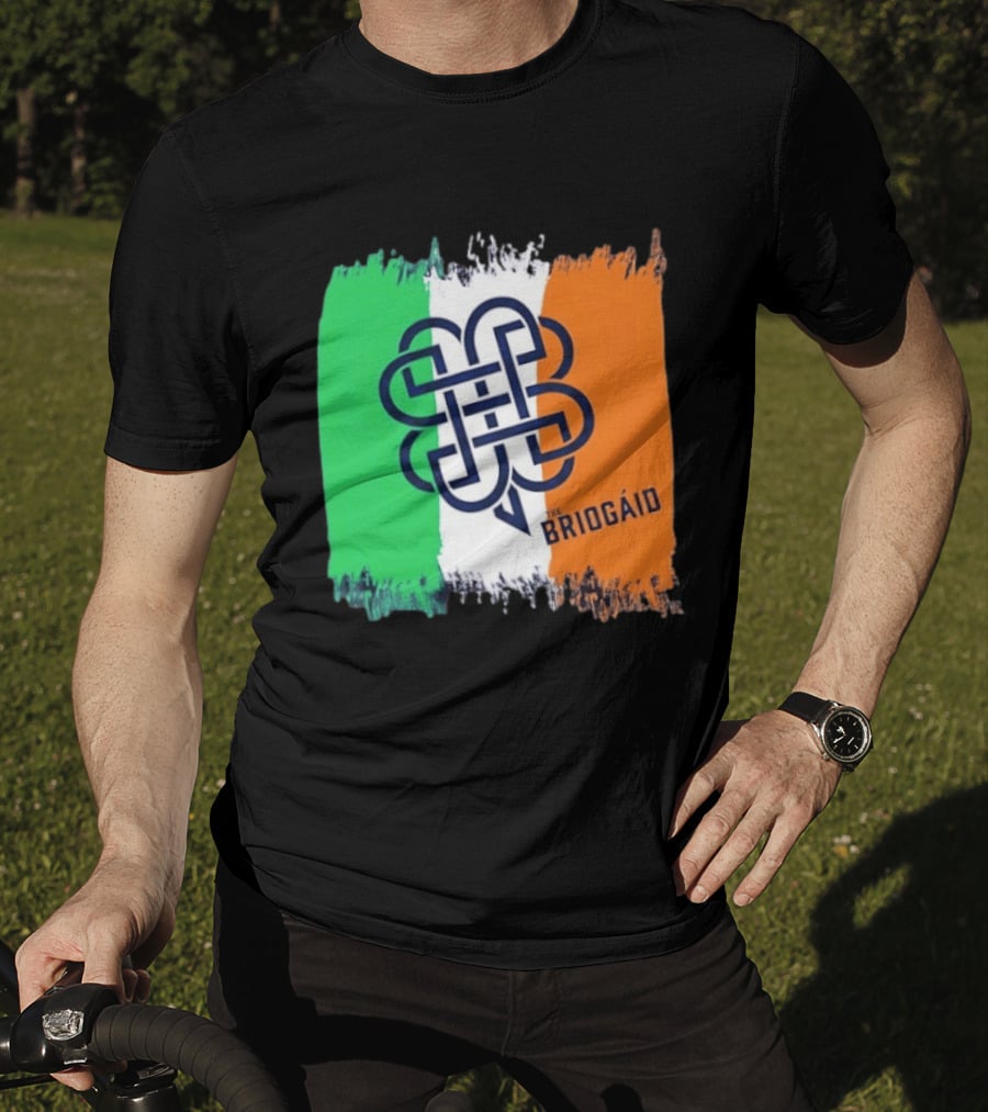 The Briogáid Celtic Knot Irish Flag T-Shirt