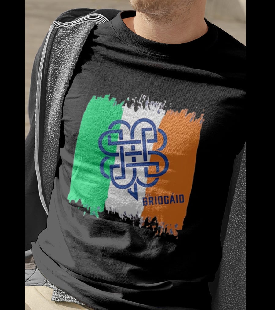 The Briogaid Irish Flag Celtic Knot Clover Ireland Shamrock T-Shirt