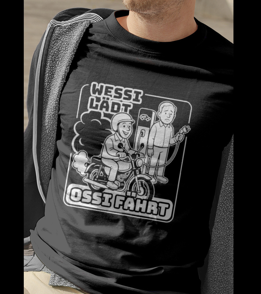Wessi Lädt Ossi Fahrt Motif With Scooter And Gas Pump T-Shirt
