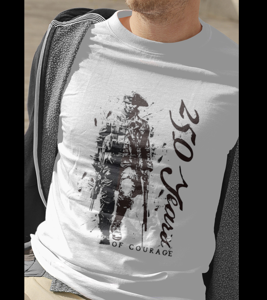 250 Years Of Courage Revolutionary War Soldier With Musket T-Shirt