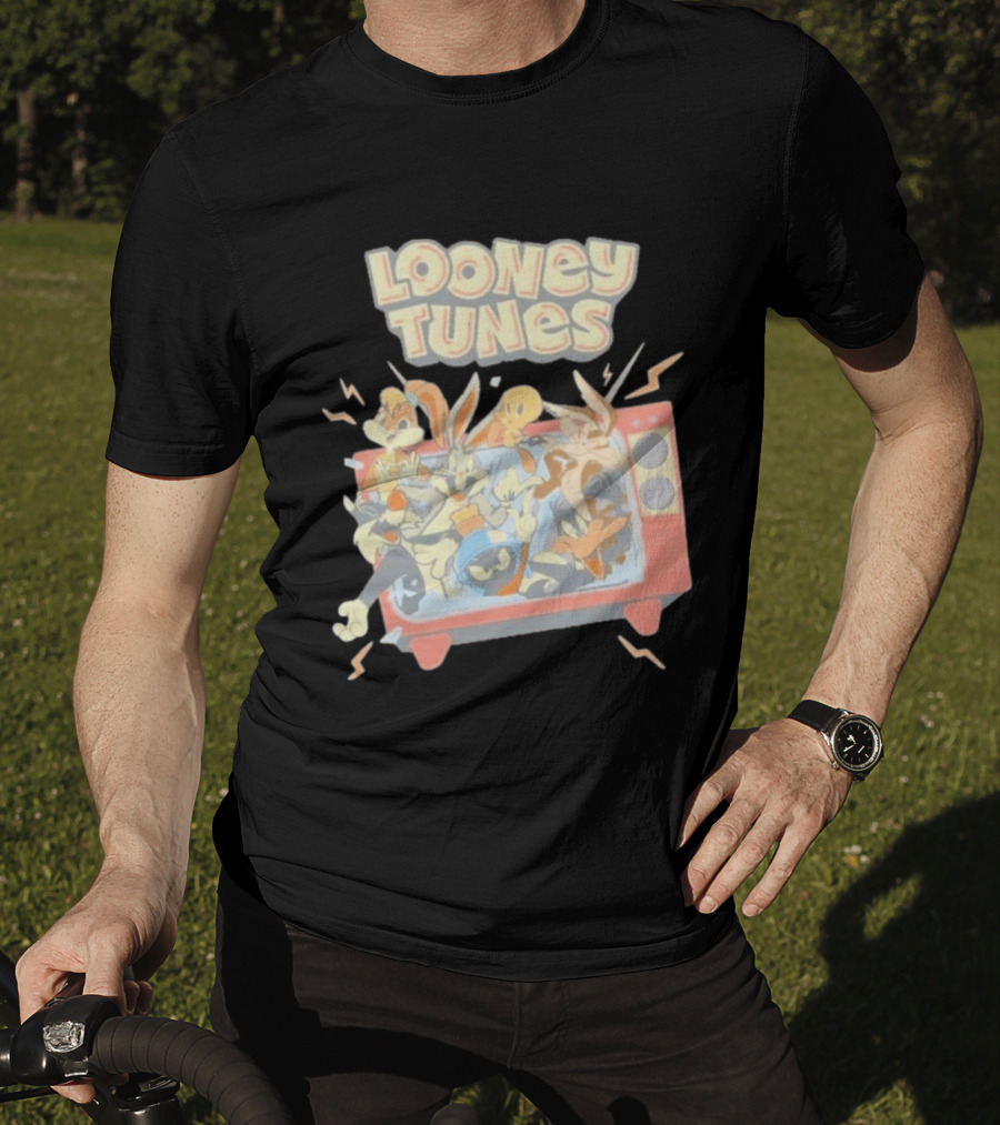 Wbs Shop Looney Tunes Characters In A Retro TV Display T-Shirt