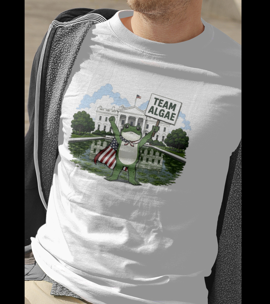 Team Algae Frog Patriotic American Flag White House 2026 Make Algae Great Again T-Shirt