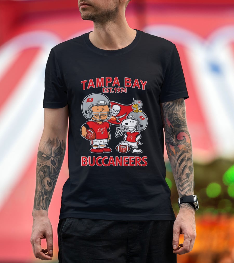 Tampa Bay Buccaneers Snoopy And Charlie Brown EST 1974 T-Shirt