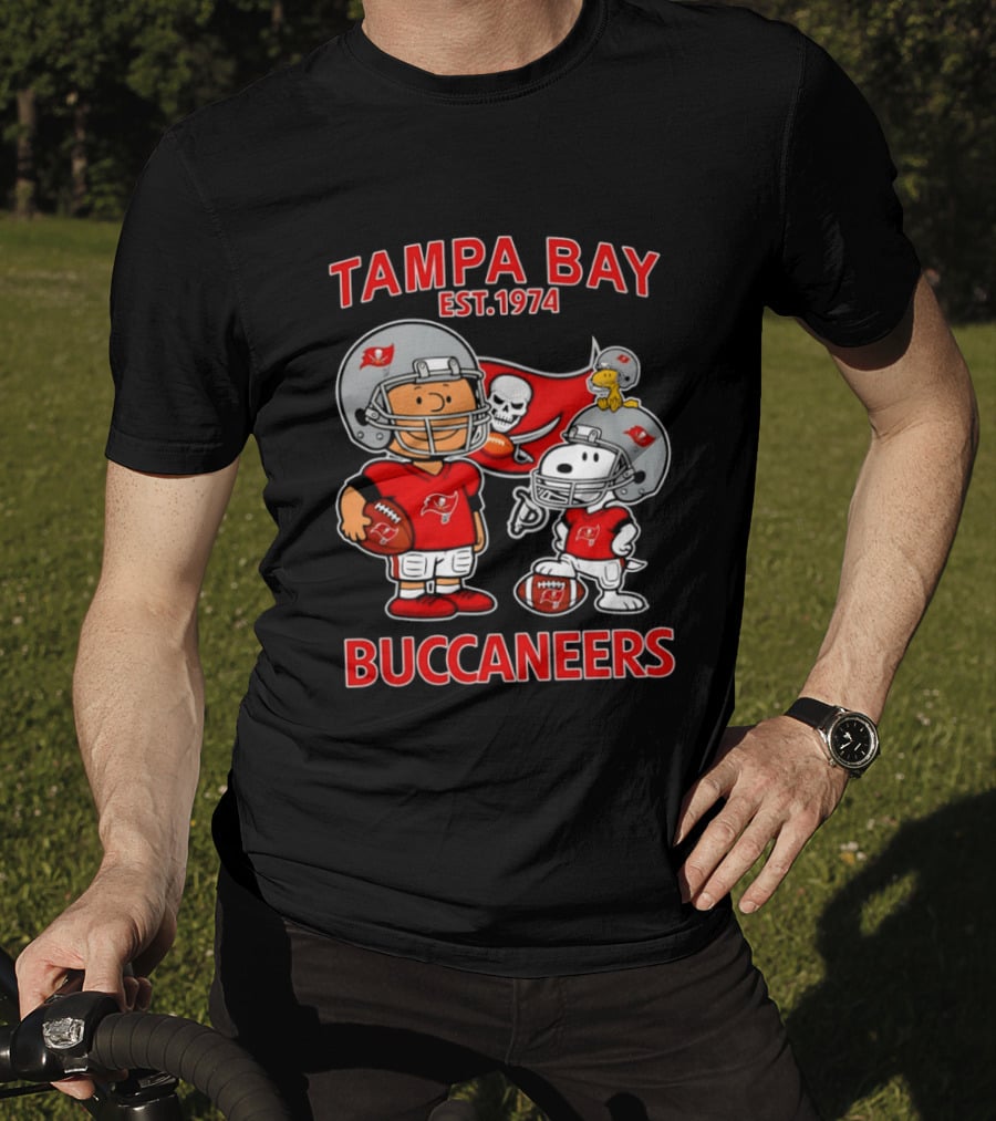 Tampa Bay Buccaneers Snoopy And Charlie Brown EST 1974 T-Shirt