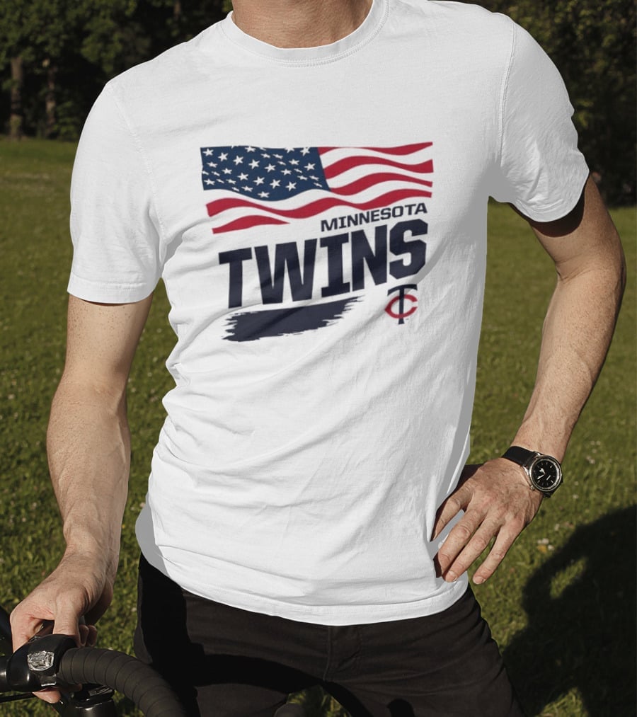 Minnesota Twins Waving American Flag MLB Team T-Shirt