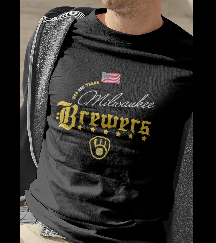 Milwaukee Brewers MLB USA 250 Years Happy 4th Of July American Flag Stars T-Shirt