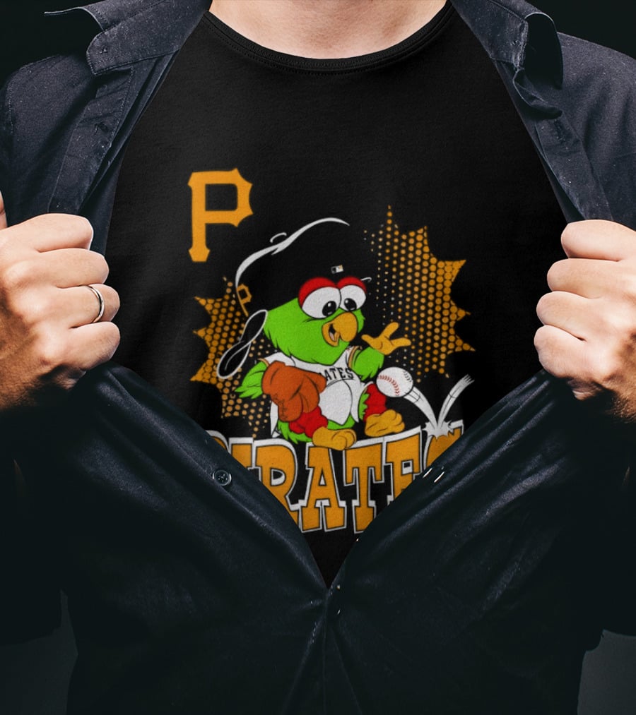 P Pittsburgh Pirates MLB Team Parrot Baseball T-Shirt