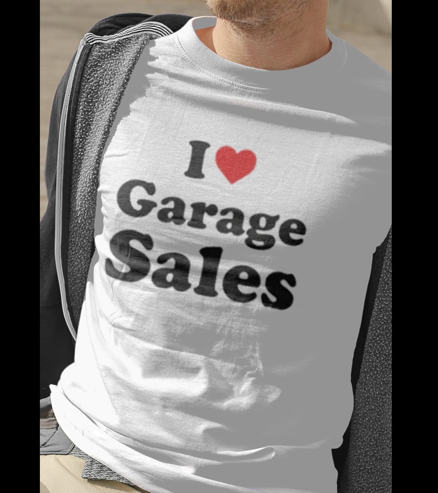 I Heart Garage Sales Retro Style Enthusiast Appeal T-Shirt