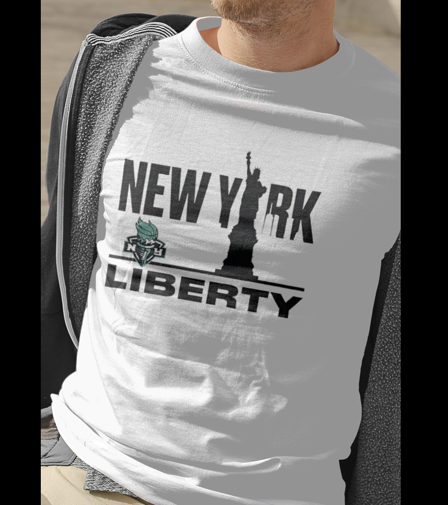 New York Liberty WNBA Basketball Statue Of Liberty Skyline T-Shirt