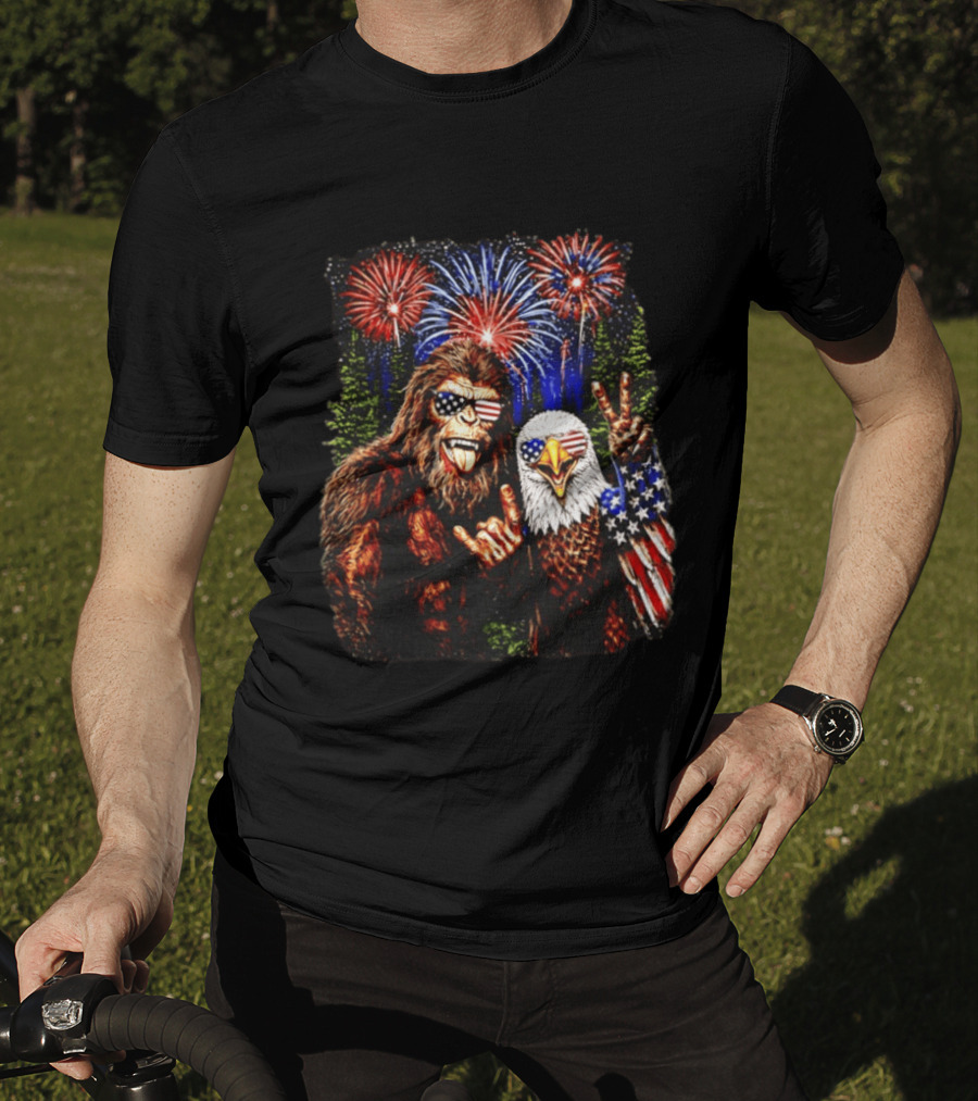 Bigfoot Bald Eagle 4th Of July Fireworks Celebration With American Flag Sunglasses T-Shirt