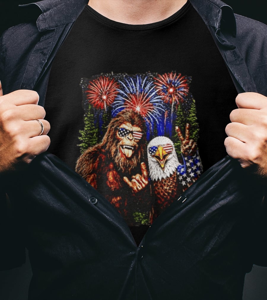 Bigfoot Bald Eagle 4th Of July Fireworks Celebration With American Flag Sunglasses T-Shirt