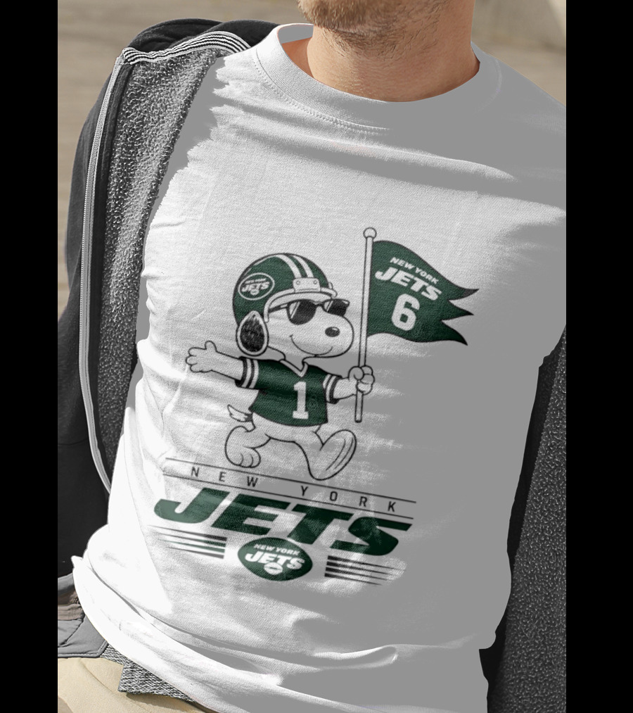 Snoopy Peanuts New York Jets Football 6 1 T-Shirt