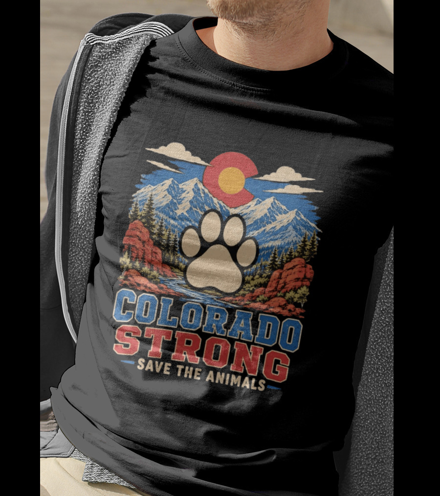 Colorado Strong Paw Print Save The Animals Mountain Sunset Landscape T-Shirt