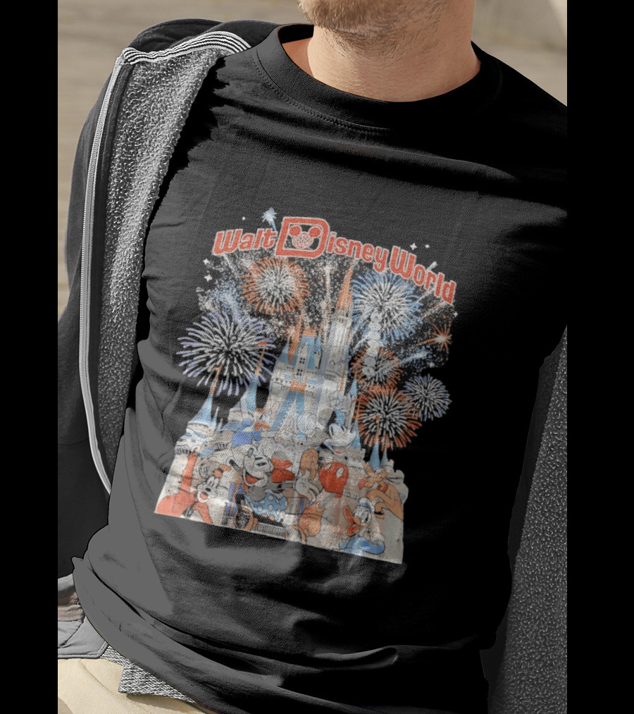 Walt Disney World Castle Fireworks Mickey Minnie Goofy T-Shirt