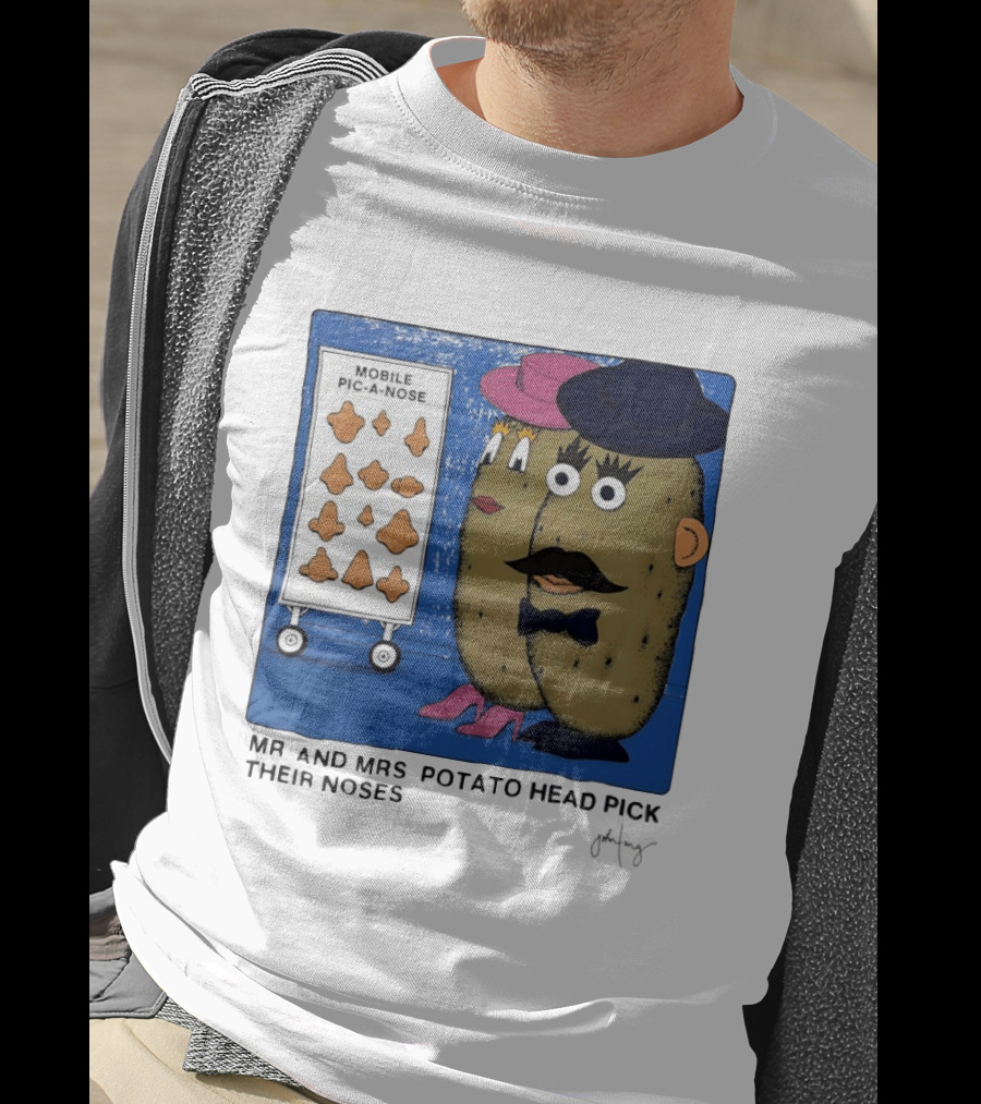 Mobile Pic A Nose Mr And Mrs Potato Head Pick Their Noses T-Shirt