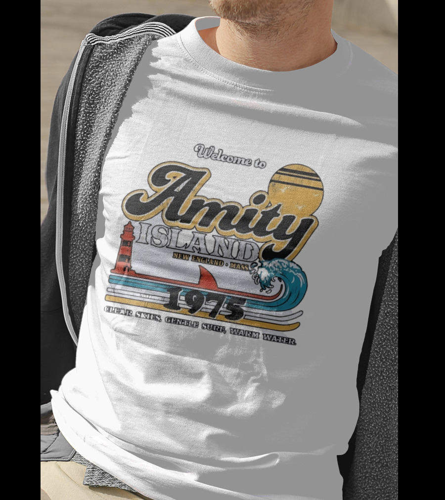Welcome To Amity Island 1975 New England Massachusetts Lighthouse Wave Ocean Sun T-Shirt