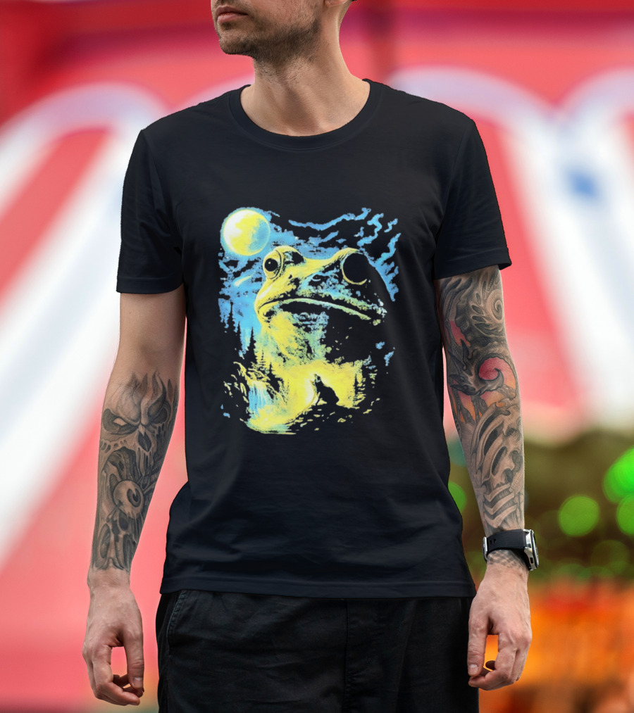 Howling Wolf Frog Moon Night Scene Surreal Fantasy T-Shirt