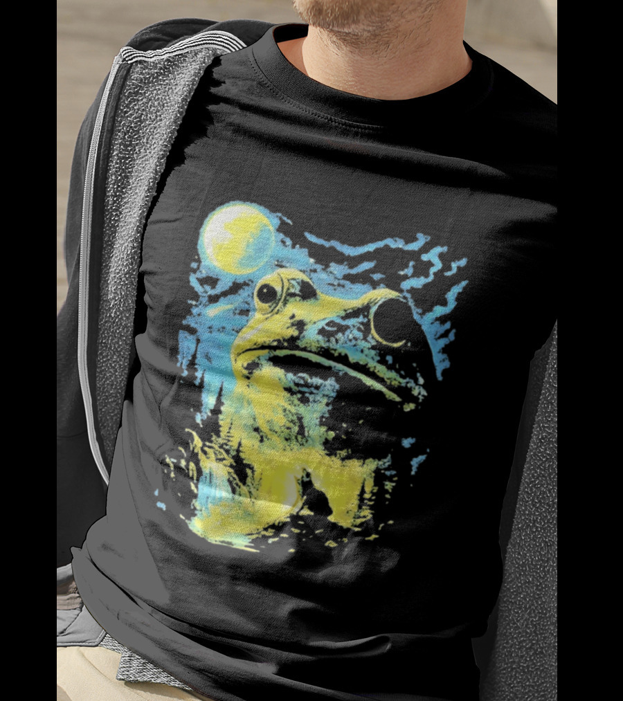 Howling Wolf Frog Moon Night Scene Surreal Fantasy T-Shirt
