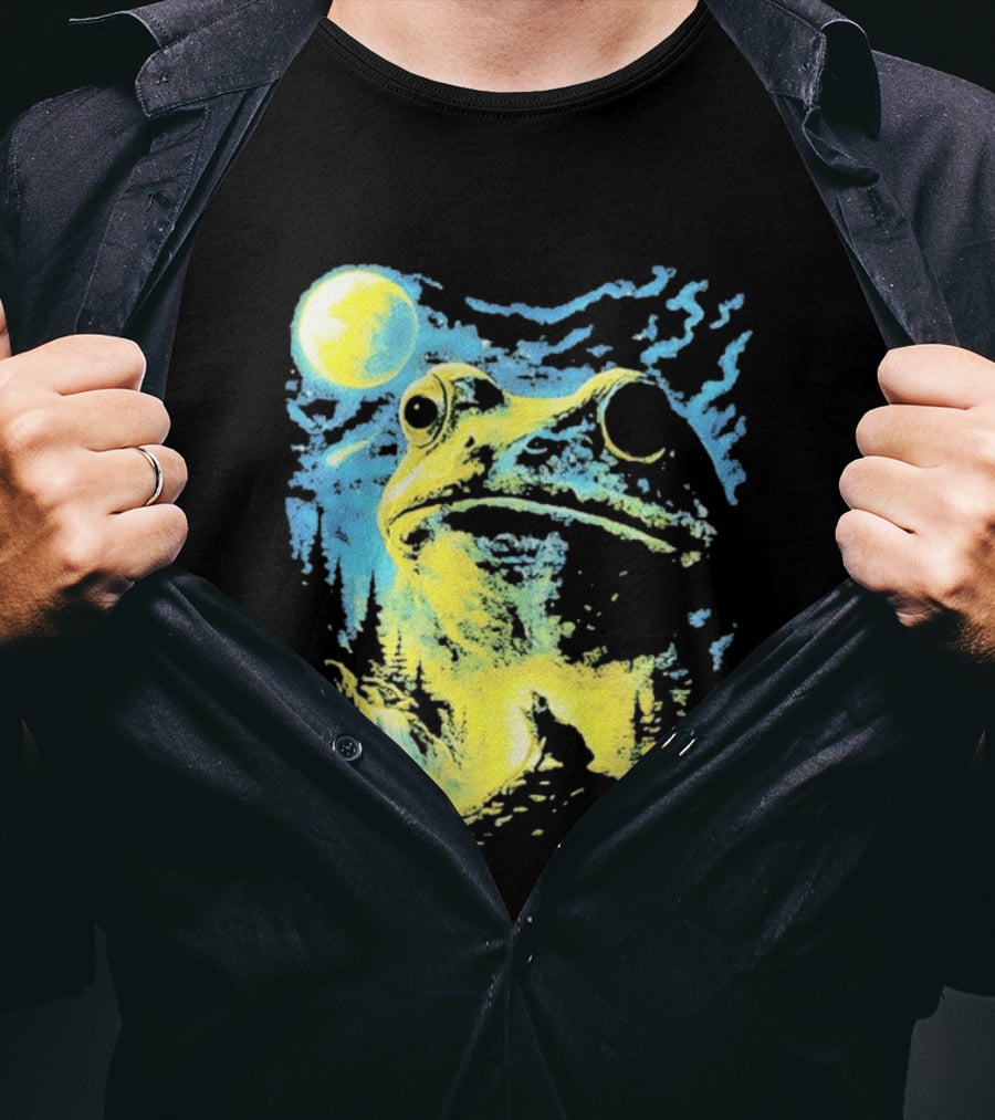 Howling Wolf Frog Moon Night Scene Surreal Fantasy T-Shirt