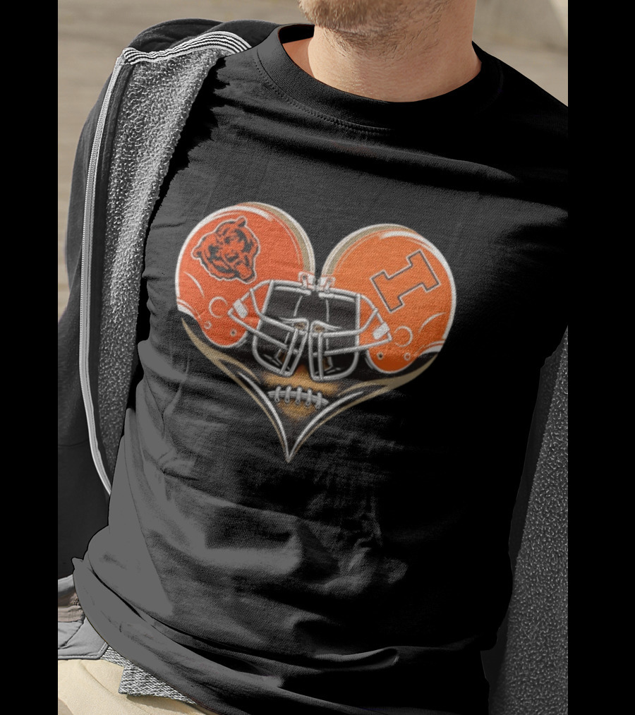 Chicago Bears And Illinois Fighting Illini Helmet Heart T-Shirt