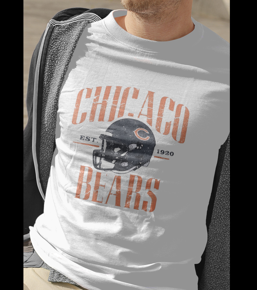 Chicago Bears Est 1920 Distressed Helmet Vintage Football T-Shirt