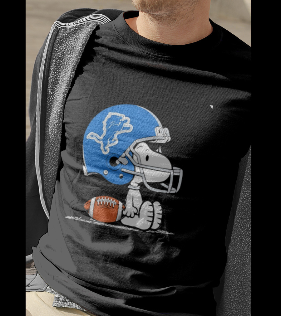 Snoopy Detroit Lions Football Helmet Collaboration NFL Peanuts T-Shirt