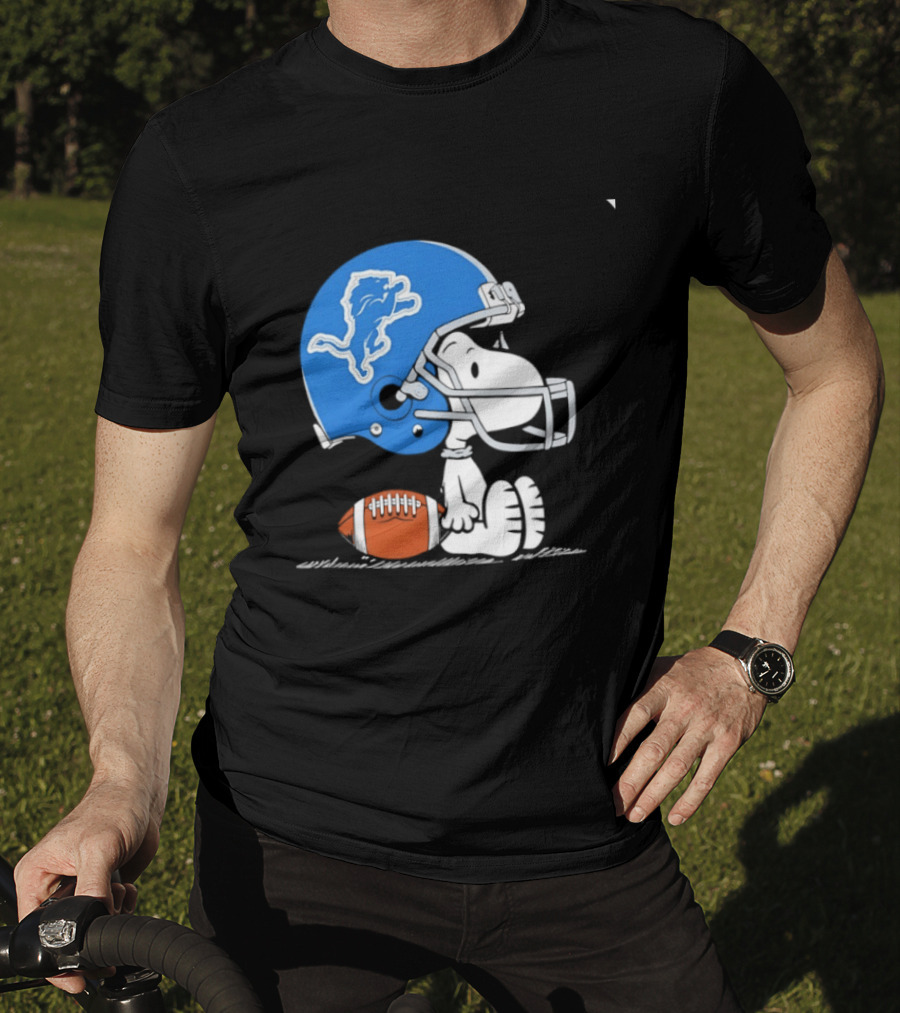 Snoopy Detroit Lions Football Helmet Collaboration NFL Peanuts T-Shirt