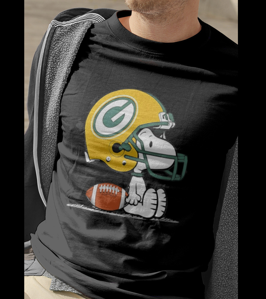 Snoopy Green Bay Packers Football Helmet Collaboration With Peanuts T-Shirt