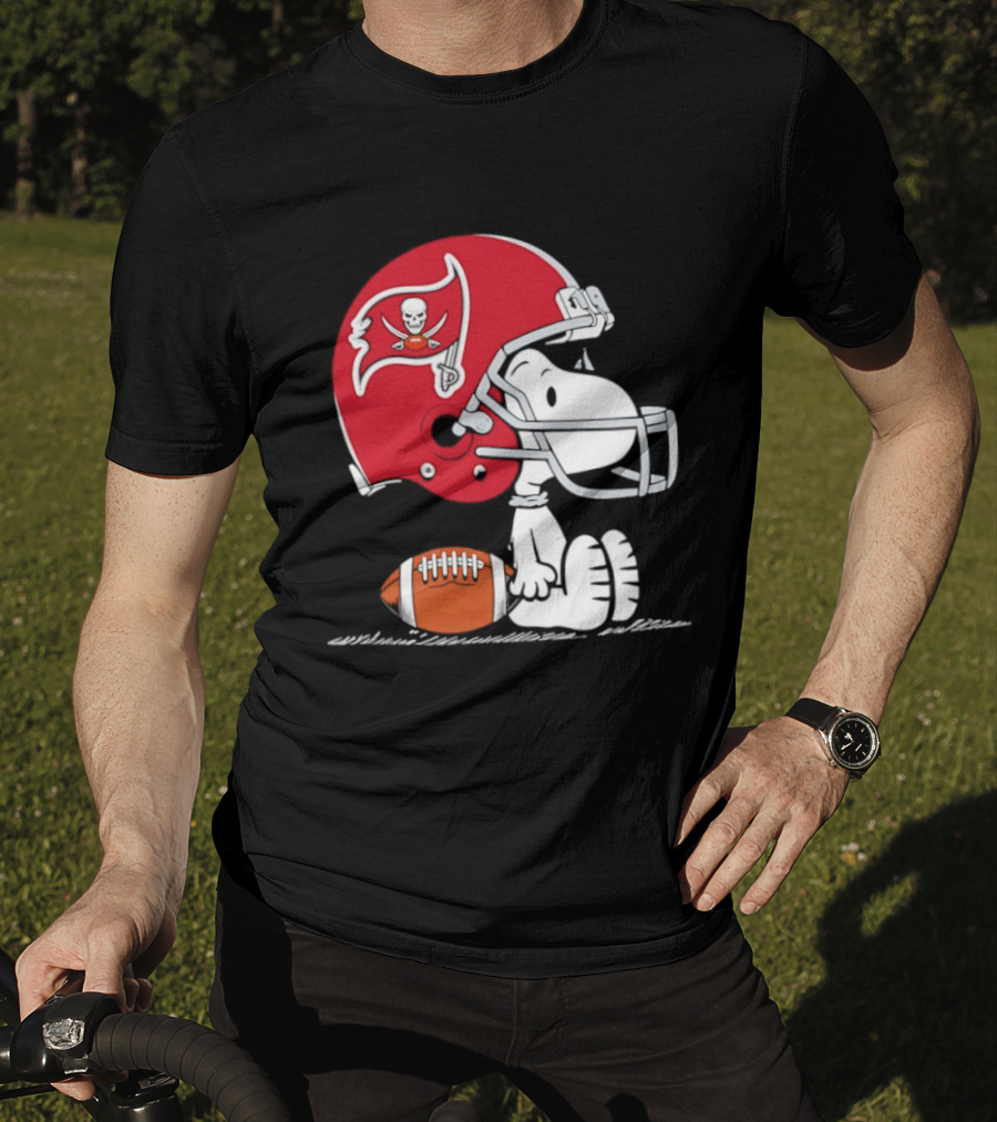 Snoopy Tampa Bay Buccaneers Football Helmet Peanuts Crossover NFL Collaboration T-Shirt