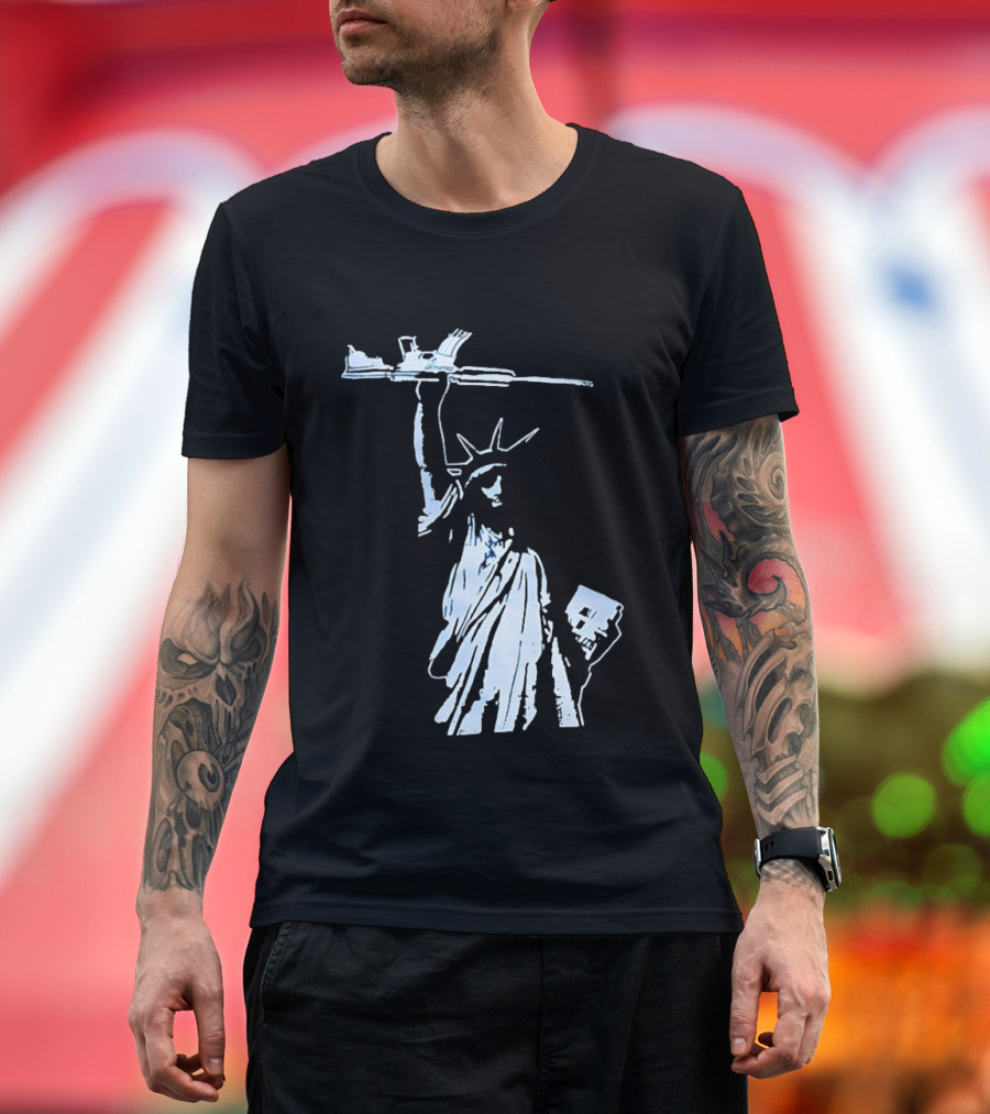 Statue Of Liberty Holding Assault Rifle July 4th Independence T-Shirt