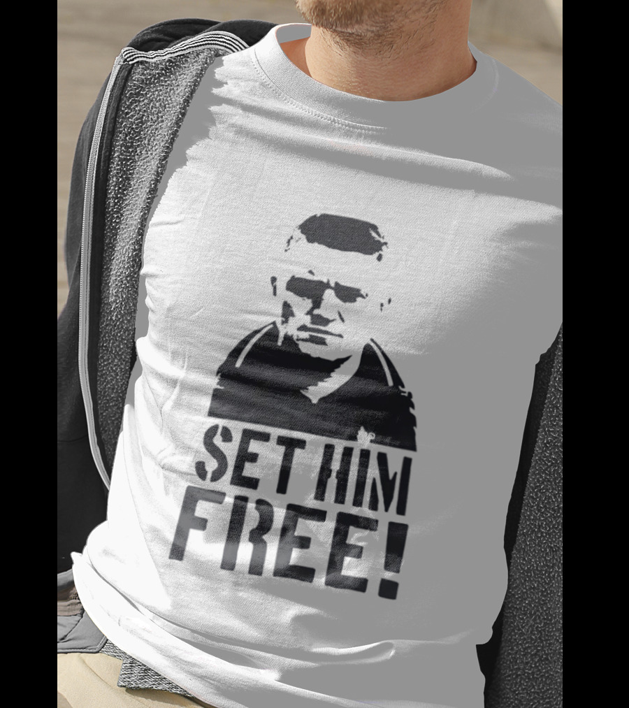 Tommy Robinson Set Him Free Activism Message T-Shirt