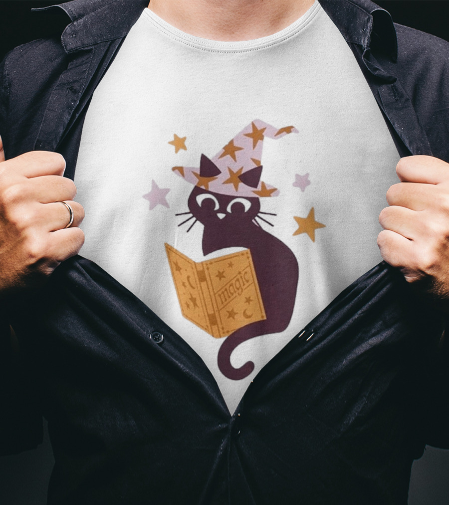 Magic Cat In Witch Hat Reading Spell Book With Stars T-Shirt