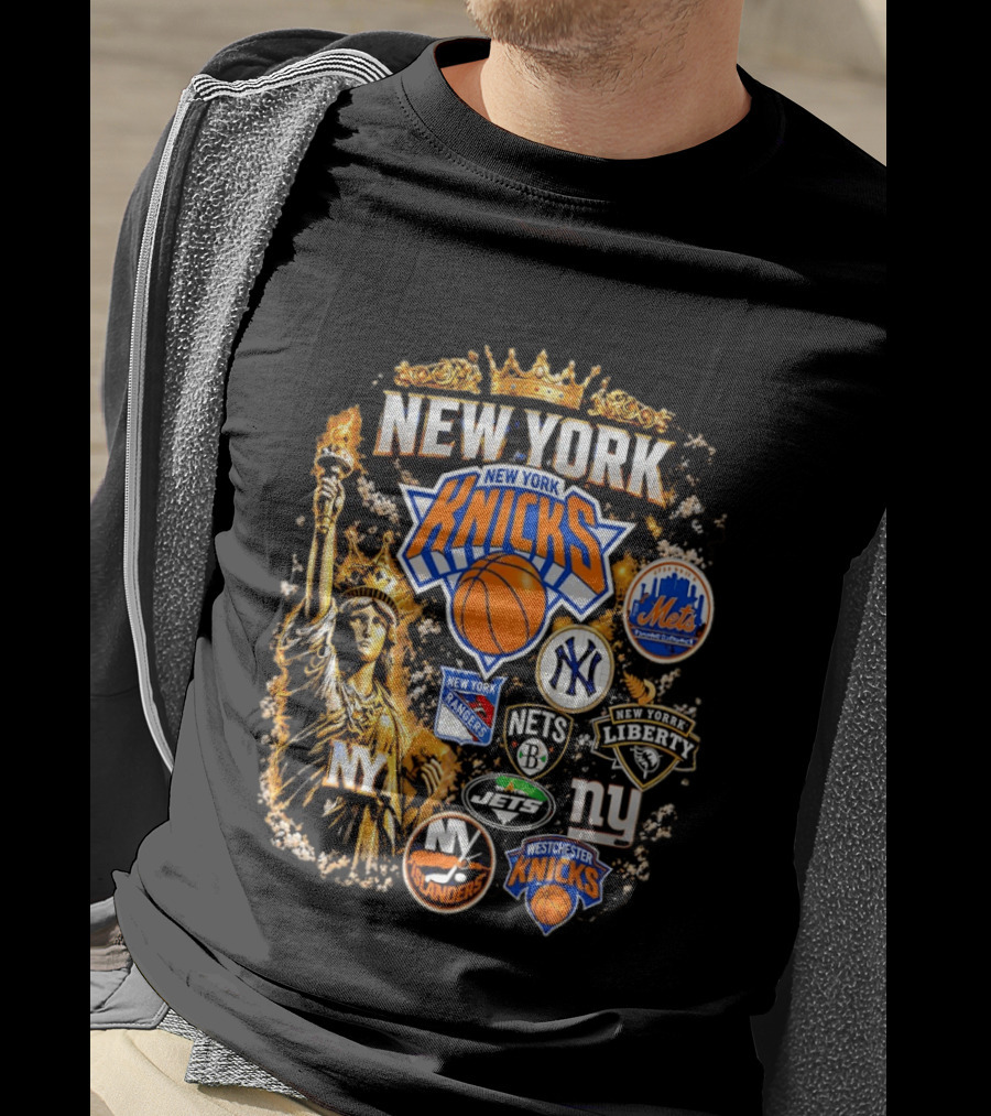 New York Knicks Mets Yankees Rangers Nets Liberty Jets Giants Islanders Westchester Knicks Statue Of Liberty T-Shirt